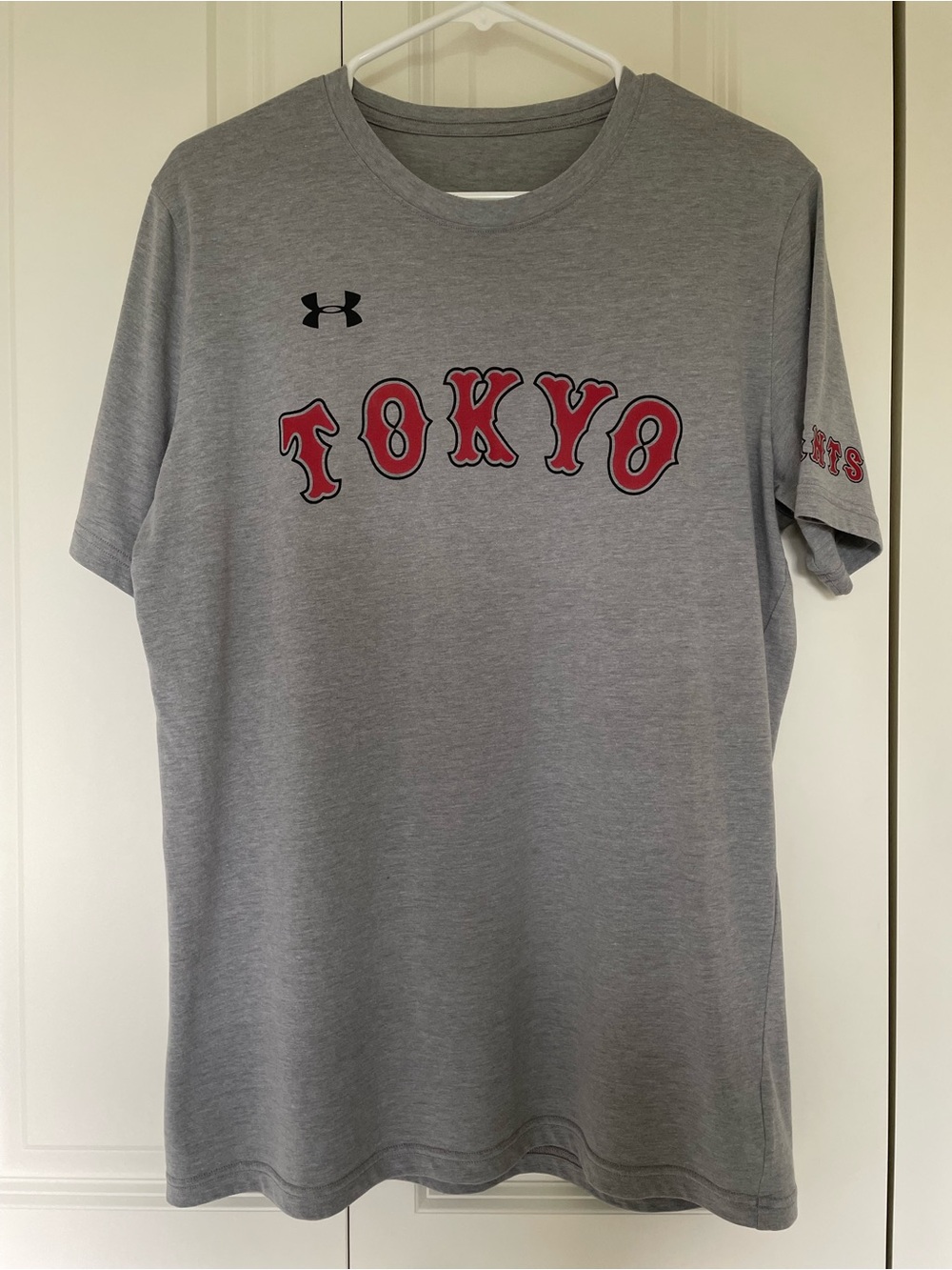 Under Armour Gray Short-Sleeve Tokyo Giants Tee Men’s M